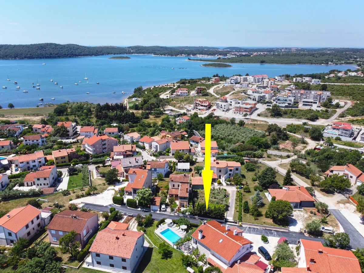 Apartments Biskupije 810 Medulin Buitenkant foto